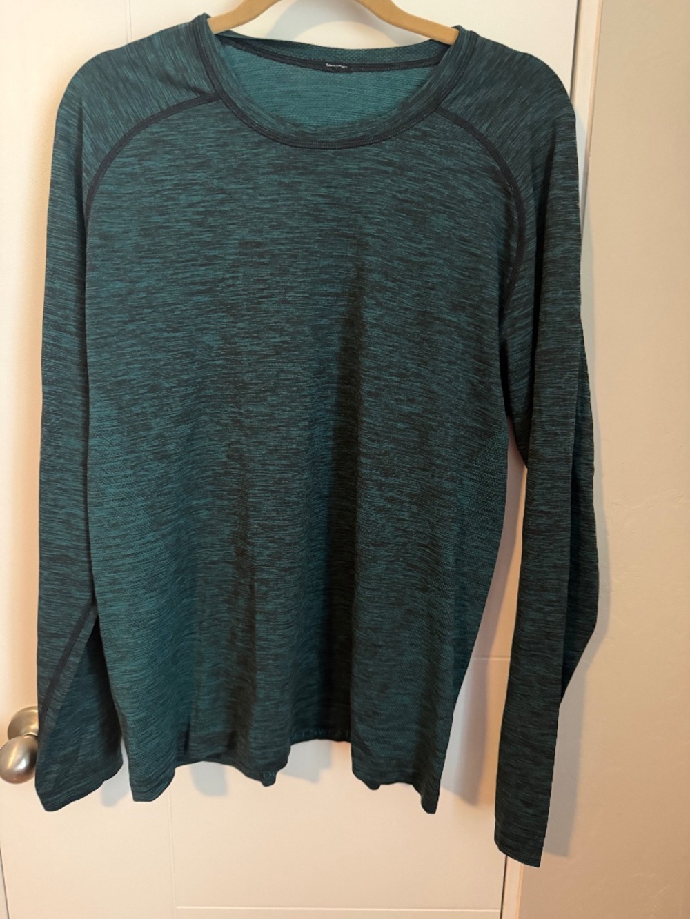 MENs Lululemon Athletic Crewneck Top - Size L (Dark Green)